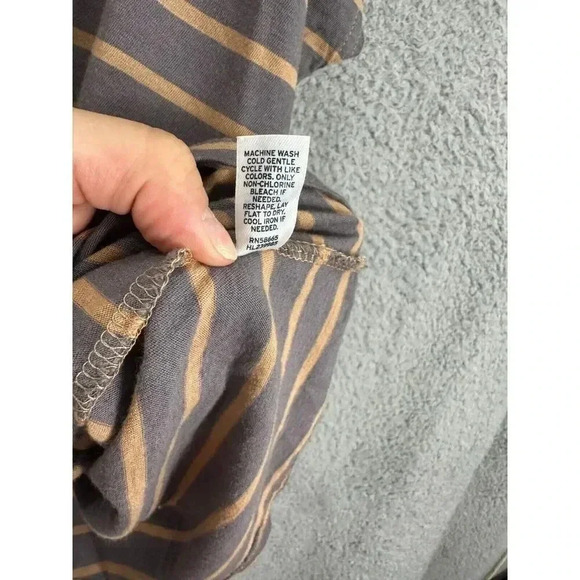 Trouve Nordstrom top womens small‎ gray brown striped boxy asymmetrical hem - Picture 6 of 7